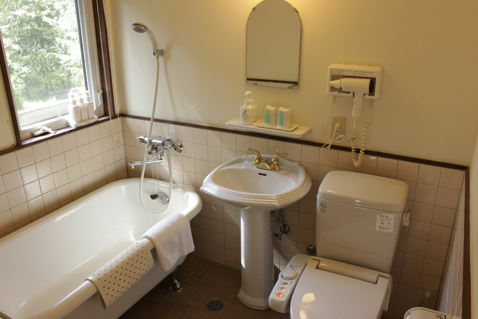 Gusthof Lumiere Hotell Fujikawaguchiko Exteriör bild